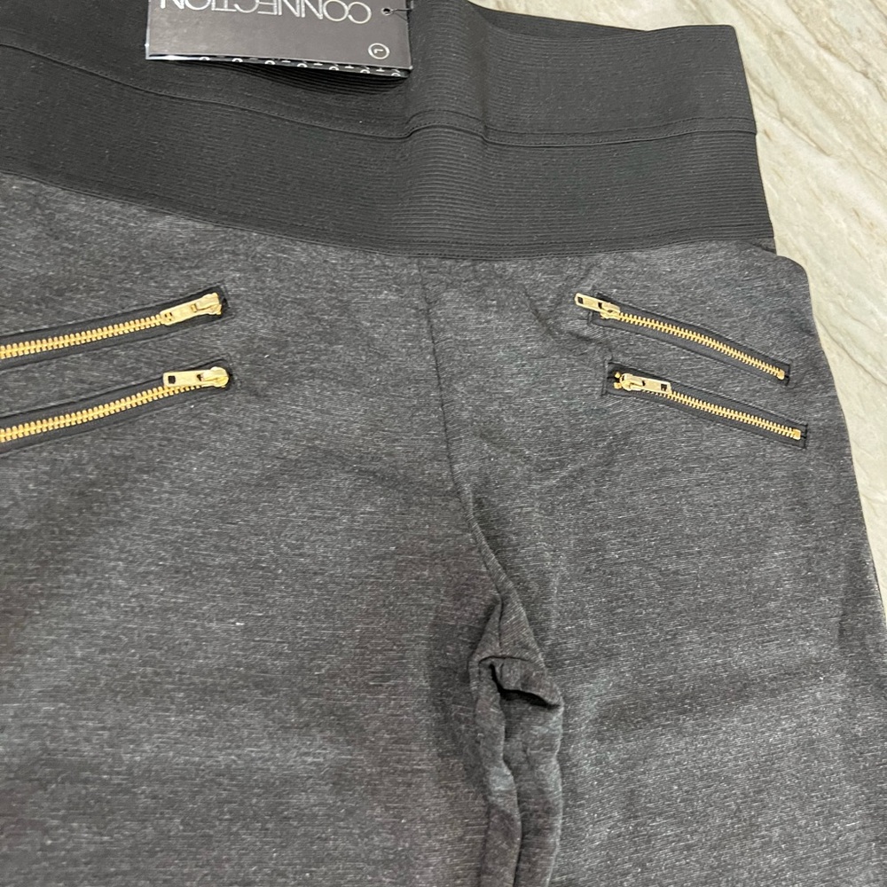 Connection 18 zipper legging! - Picture 2 of 9